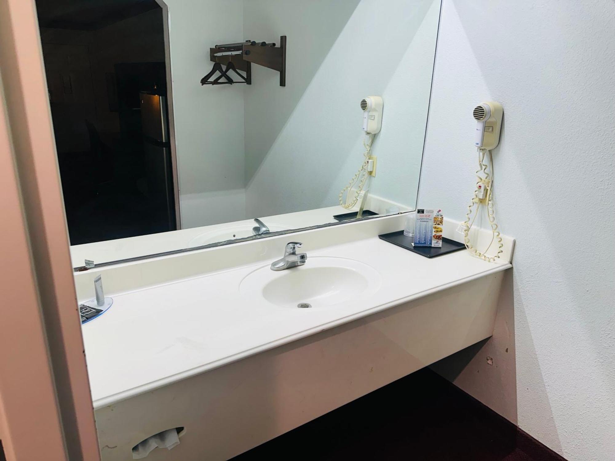 Executive Inn & Suites West Columbia Экстерьер фото