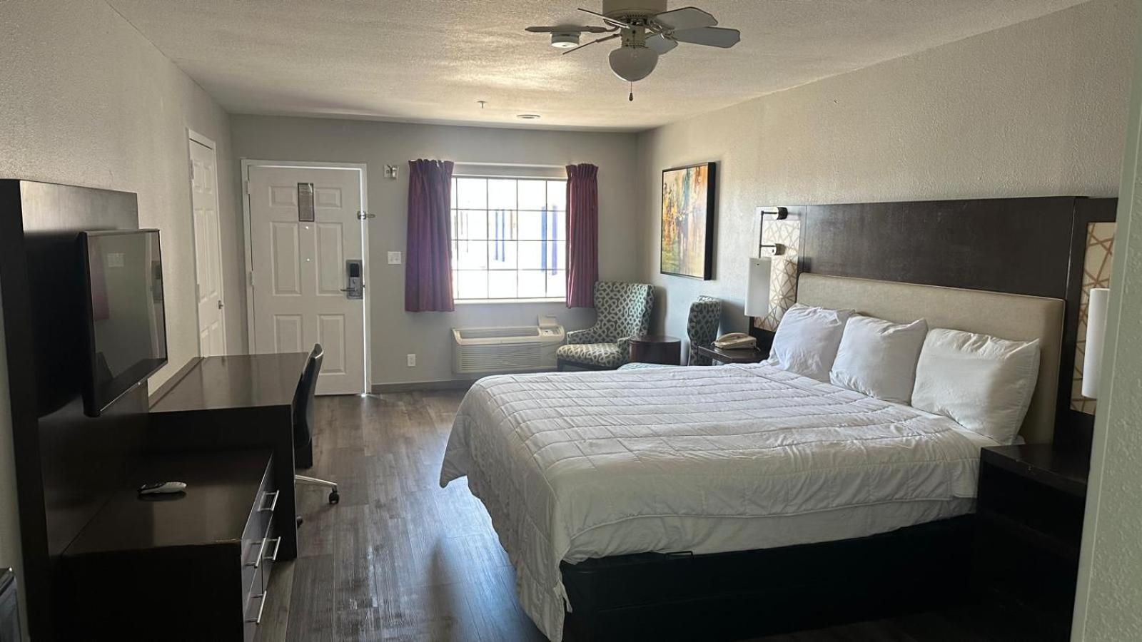Executive Inn & Suites West Columbia Экстерьер фото